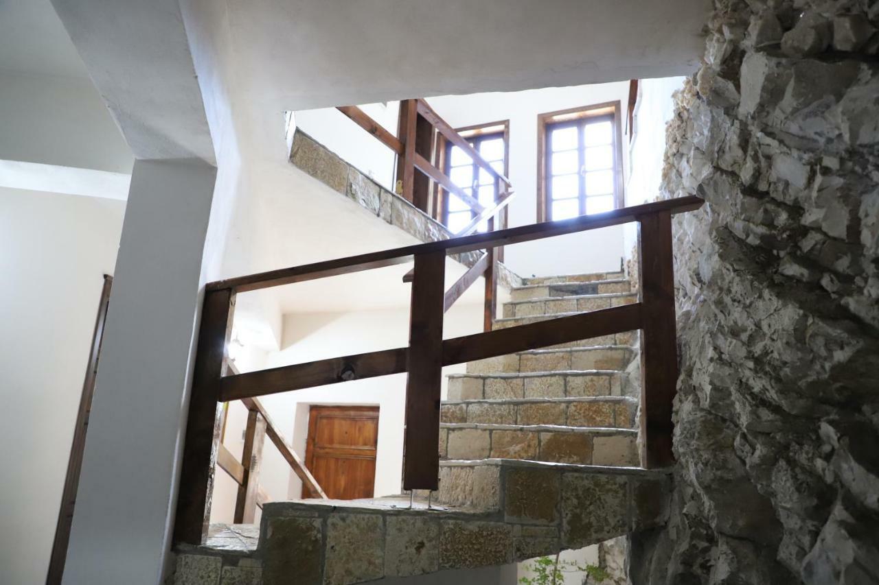 Hotel Demaj Berat Exterior foto